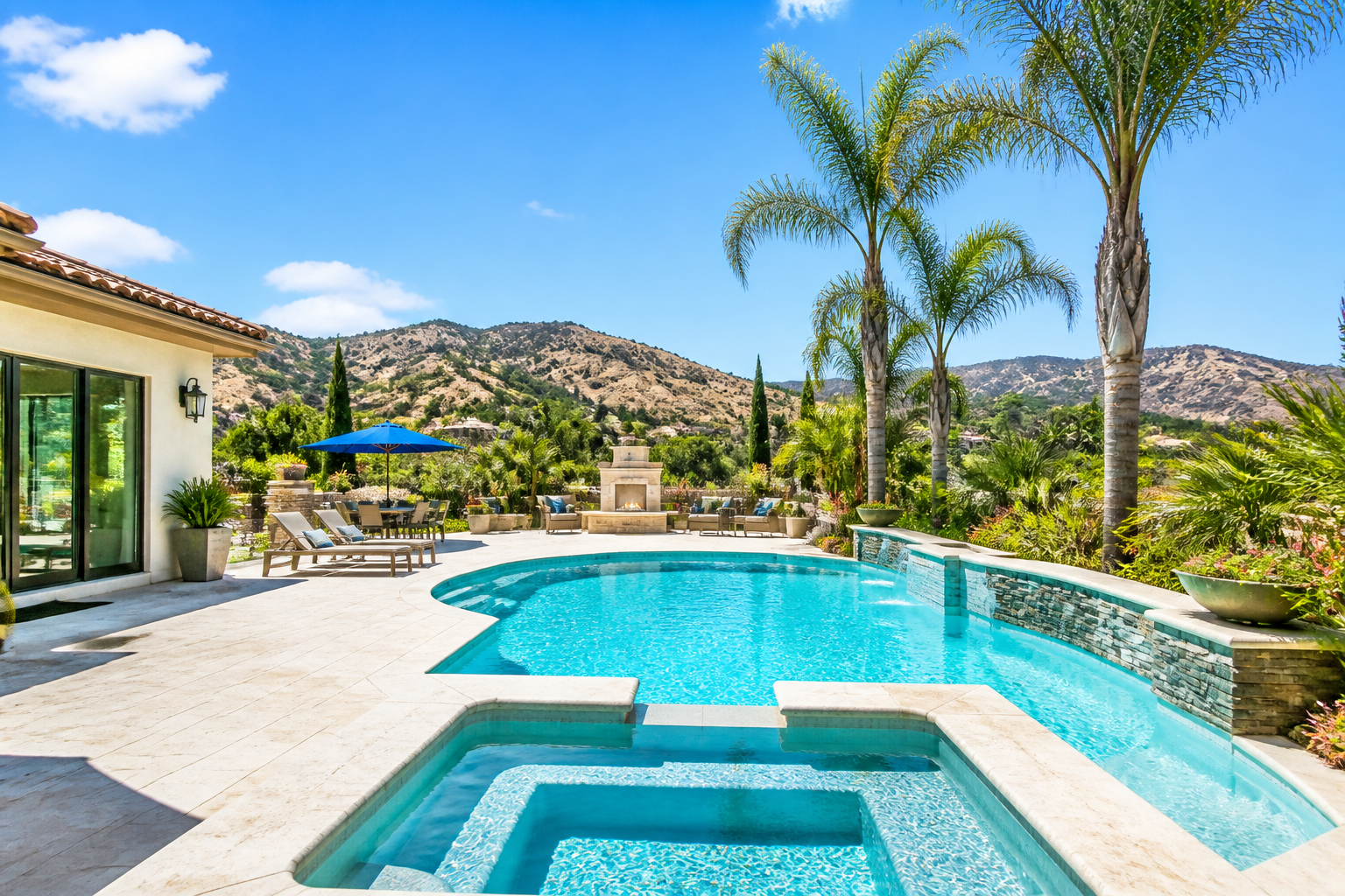 Luxury turquoise swimming pool at a bright modern California home